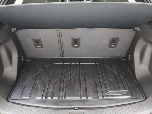 Used 2023 Chevrolet Bolt EUV LT w/ Comfort Package image 26