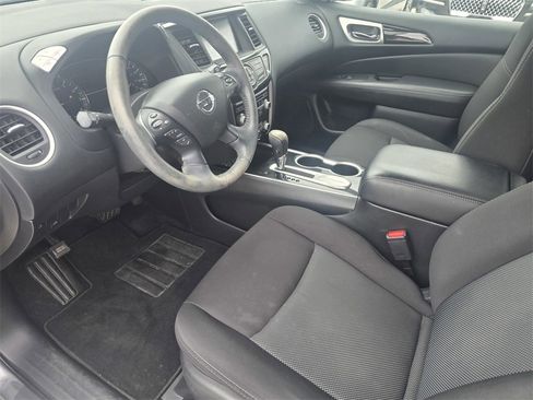 Used 2020 Nissan Pathfinder SV image 21