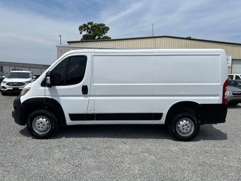 Used 2023 RAM ProMaster 2500 w/ Driver Convenience Group FWD image 14