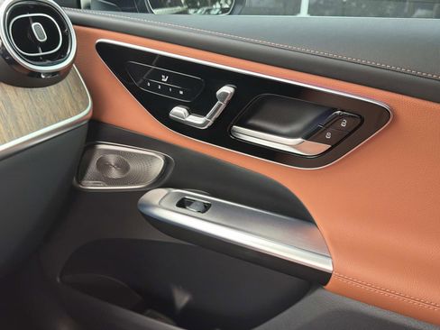 Certified 2024 Mercedes-Benz GLC 43 AMG 4MATIC image 19