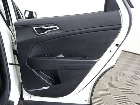 Used 2024 Kia Sportage LX image 23