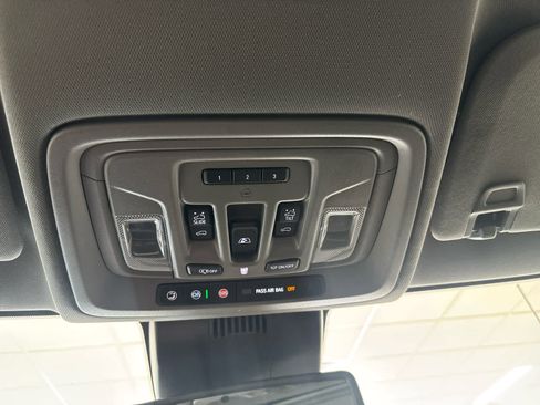 Used 2024 GMC Sierra 1500 SLT w/ SLT Convenience Package image 29