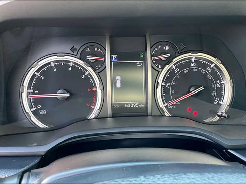 Used 2022 Toyota 4Runner TRD Off-Road Premium w/ Moonroof Package image 26