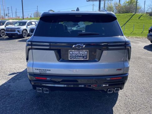 New 2026 Chevrolet Traverse RS w/ LPO, Floor Liner Package FWD image 5