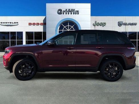 New 2025 Jeep Grand Cherokee Limited w/ Trailer Tow Package image 10