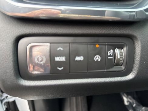 New 2026 GMC Acadia Elevation image 11