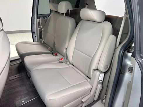 Used 2020 Kia Sedona LX FWD image 24