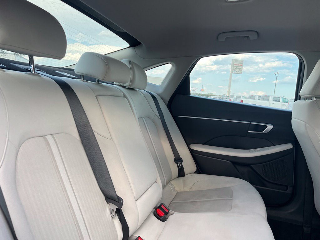 Used 2025 Hyundai Sonata SEL FWD image 26