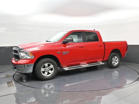 Used 2019 RAM 1500 Classic SLT w/ Luxury Group AWD/4WD image 4