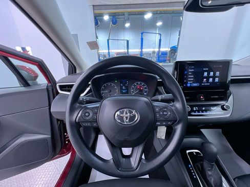 Used 2025 Toyota Corolla LE FWD image 15