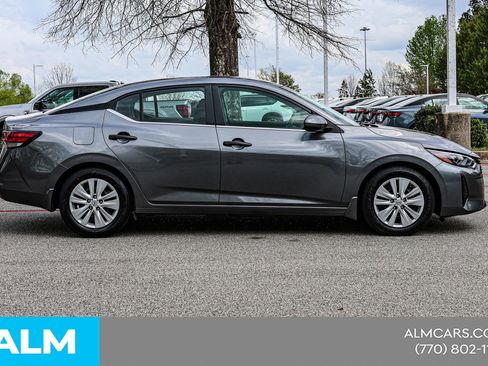 Used 2024 Nissan Sentra S FWD image 11