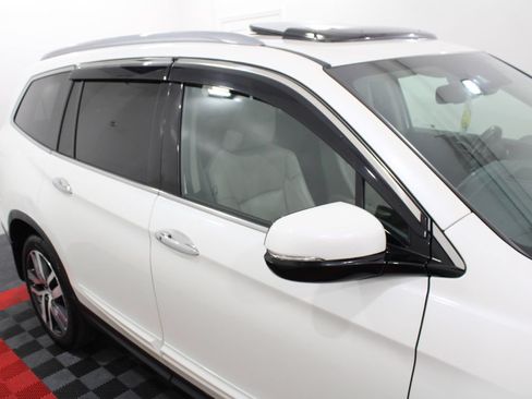 Used 2017 Honda Pilot Elite image 7