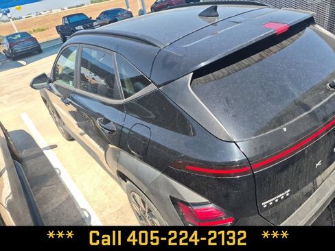 Used 2025 Hyundai Kona SEL FWD image 10