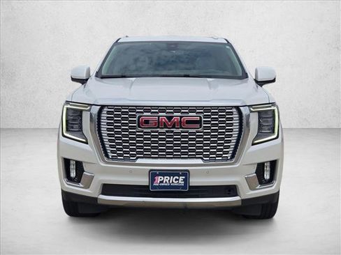Used 2022 GMC Yukon XL Denali image 2