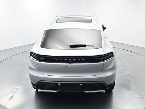 Certified 2024 Porsche Macan 4 Electric image 35