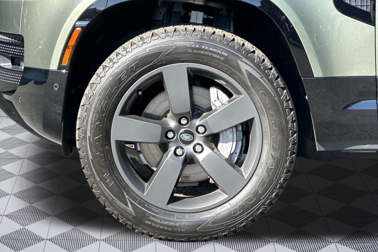 Used 2023 Land Rover Defender 110 X-Dynamic SE AWD/4WD image 13