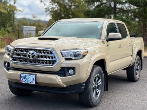 Used 2016 Toyota Tacoma TRD Sport w/ Towing Package RWD image 1