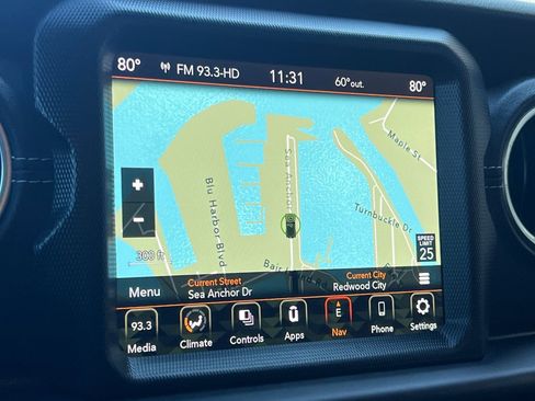 Used 2022 Jeep Wrangler Unlimited Sahara image 19