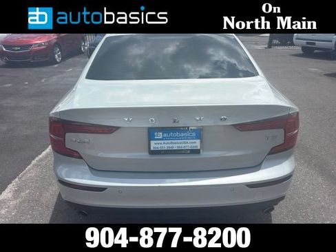 Used 2019 Volvo S60 T5 Momentum w/ Multimedia Package FWD image 4