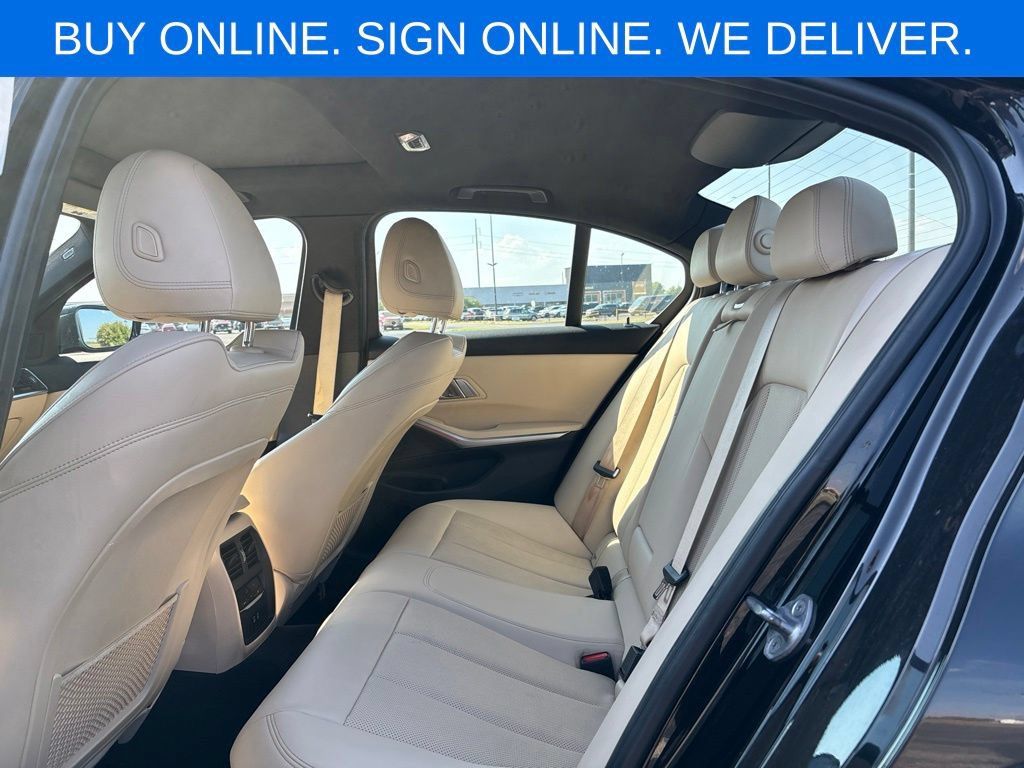 Used 2022 BMW 330i xDrive Sedan AWD/4WD image 11