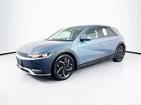 Used 2024 Hyundai Ioniq 5 SE RWD image 3