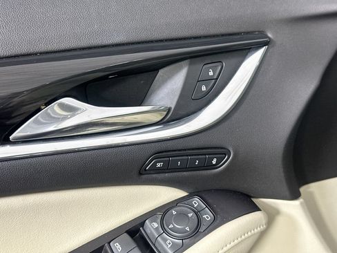 Used 2020 Buick Enclave Premium w/ Sun and Sites Package FWD image 22
