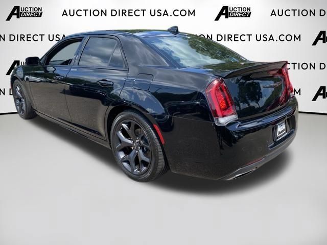 Used 2023 Chrysler 300 S w/ Comfort Group RWD image 22