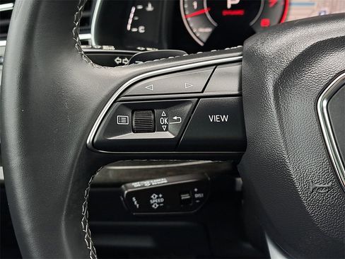 Used 2025 Audi Q8 Premium w/ Convenience Package image 9