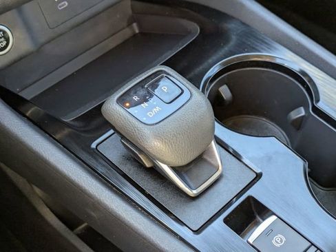 Used 2023 Nissan Rogue S image 25