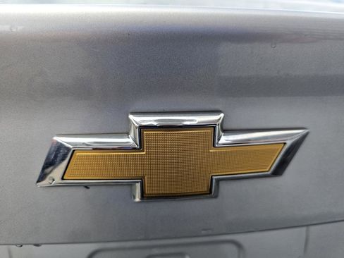 Used 2018 Chevrolet Cruze LT FWD image 16