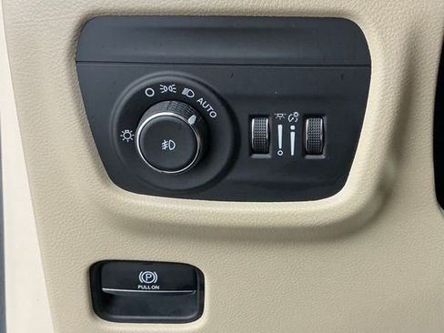 Used 2021 Jeep Grand Cherokee L Limited AWD/4WD image 9
