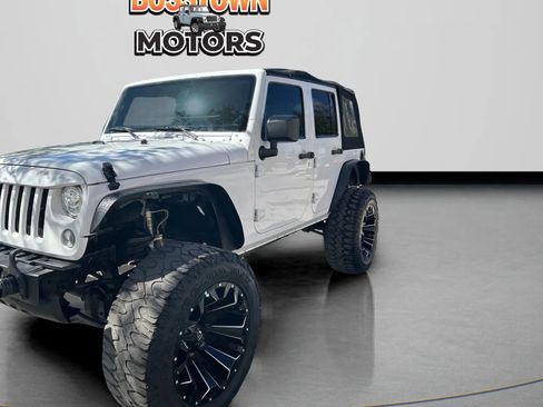 Used 2017 Jeep Wrangler Unlimited Rubicon w/ Dual Top Group AWD/4WD image 12
