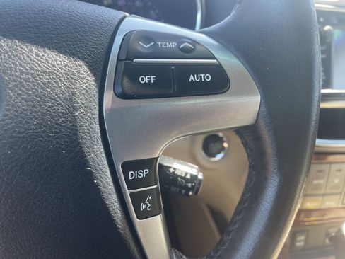 Used 2013 Toyota Highlander Limited AWD/4WD image 16