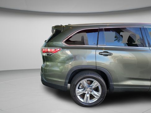 Used 2015 Toyota Highlander Limited image 6