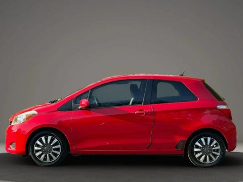 Used 2012 Toyota Yaris L FWD image 9