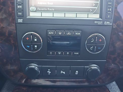 Used 2013 GMC Yukon Denali AWD/4WD image 28
