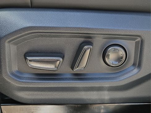New 2026 Toyota Tundra Platinum AWD/4WD image 19