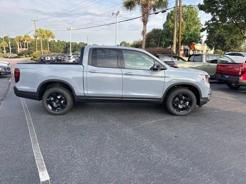 New 2026 Honda Ridgeline Black Edition image 2