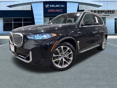 Used 2025 BMW X5 xDrive50e image 3