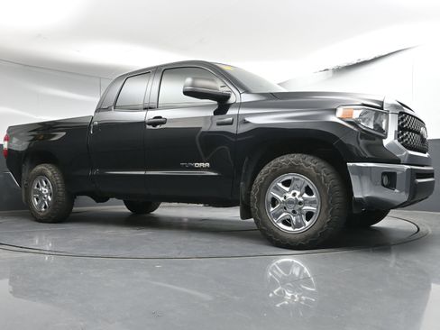 Used 2021 Toyota Tundra SR5 w/ SR5 Upgrade Package image 24