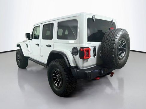Used 2026 Jeep Wrangler Unlimited Rubicon AWD/4WD image 3