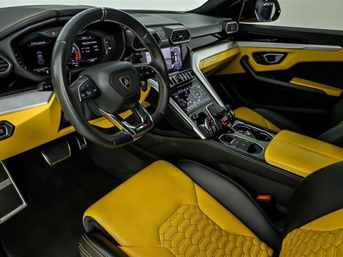 Used 2019 Lamborghini Urus AWD/4WD image 15