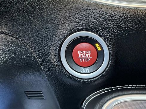 Used 2019 Dodge Challenger SRT Hellcat Redeye image 35