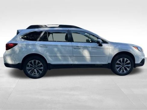 Used 2016 Subaru Outback 2.5i Limited AWD/4WD image 6