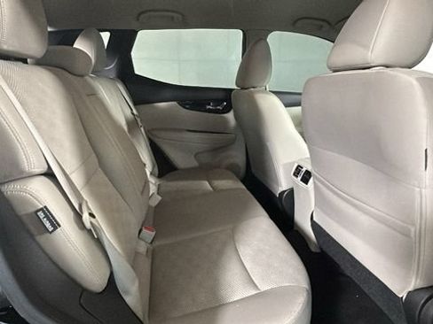 Used 2020 Nissan Rogue Sport SV w/ All-Weather Package AWD/4WD image 28