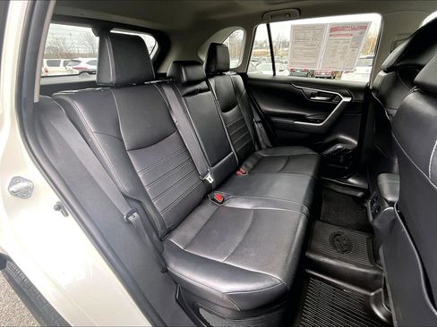 Used 2021 Toyota RAV4 Limited image 26