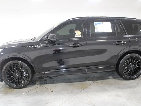 Used 2024 Lincoln Aviator Reserve w/ Equipment Group 201A image 6