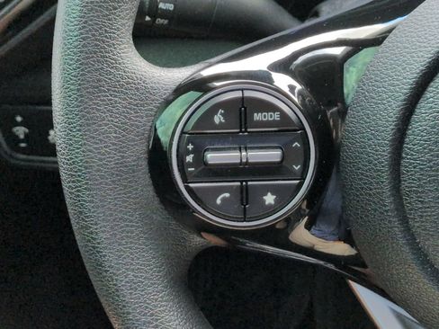 Certified 2025 Kia Soul S FWD image 29