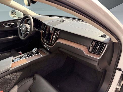 Certified 2023 Volvo XC60 B5 Ultimate image 28