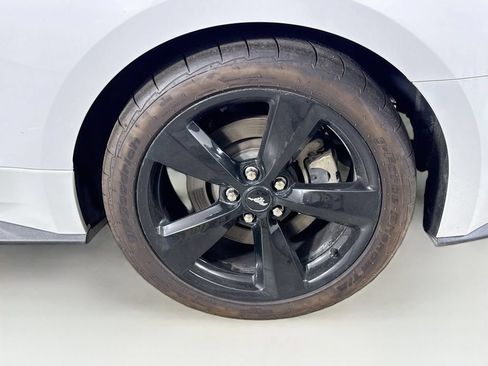 Used 2022 Ford Mustang GT w/ Black Accent Package RWD image 29